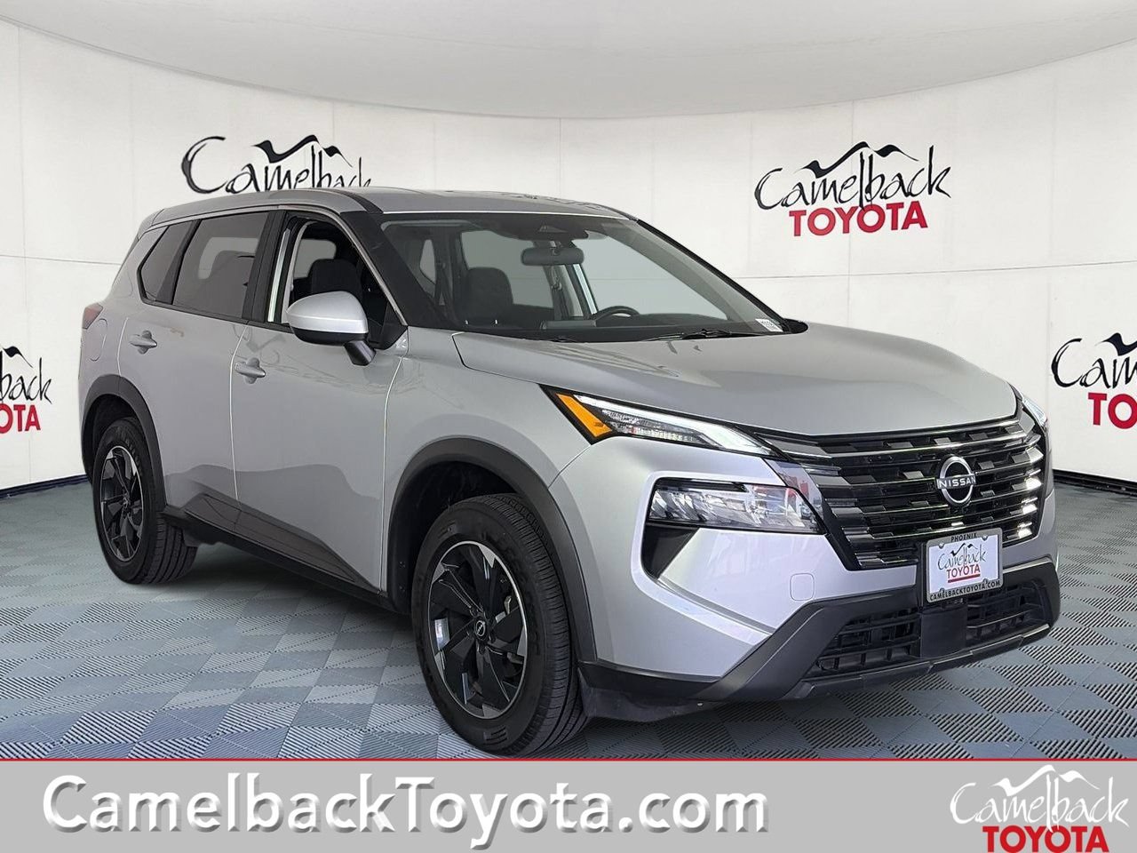 Used 2025 Nissan Rogue SV AWD/4WD image 1