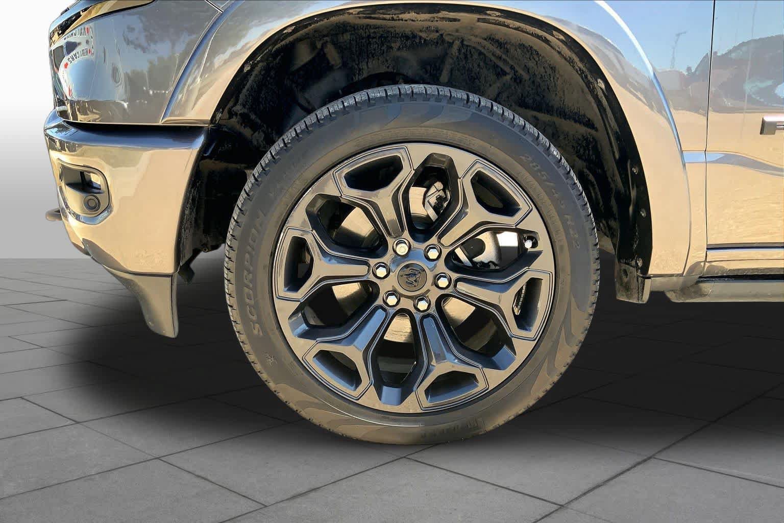 Used 2023 RAM 1500 Limited AWD/4WD image 11