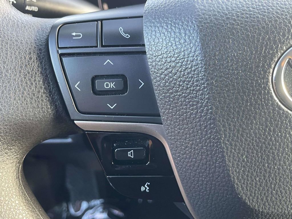 Used 2025 Toyota Camry LE FWD image 26