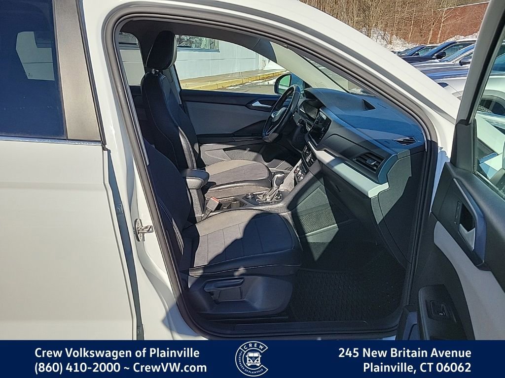 Certified 2022 Volkswagen Taos SE image 16