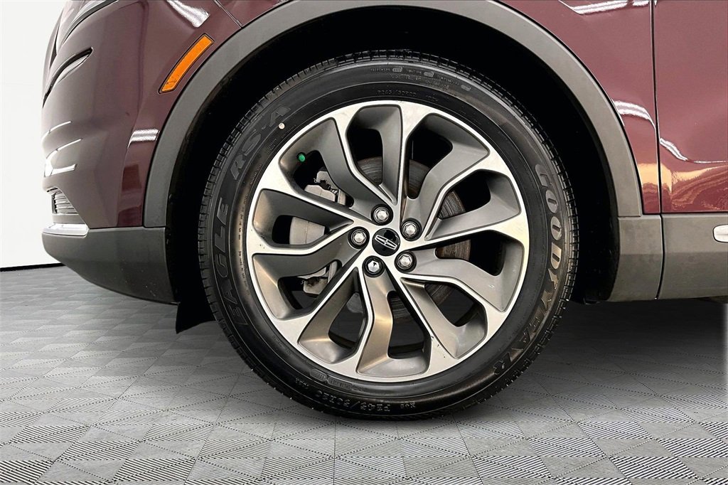 Used 2022 Lincoln Nautilus Reserve image 9