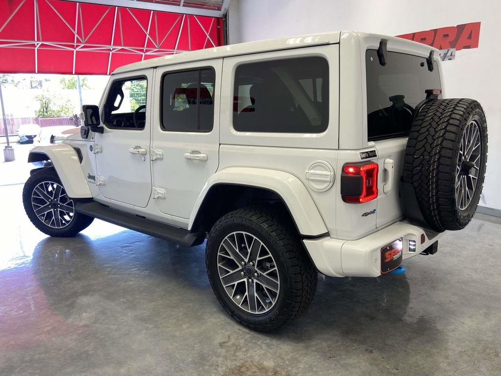 Used 2024 Jeep Wrangler High Altitude AWD/4WD image 5