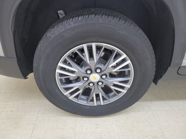 Used 2026 Chevrolet Traverse LT w/ Driver Confidence Package FWD image 5