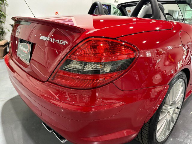 Used 2005 Mercedes-Benz SLK 55 AMG image 32