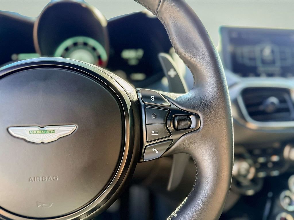 Used 2023 Aston Martin V8 Vantage Coupe image 20