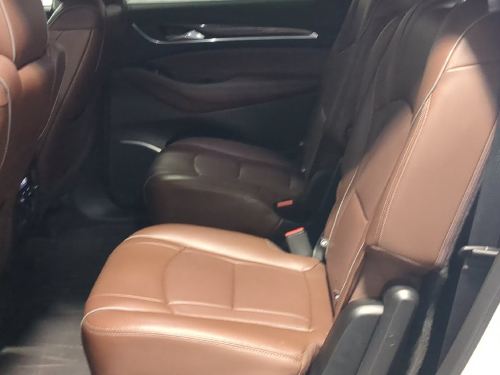 Used 2018 Buick Enclave Avenir w/ Avenir Technology Package AWD/4WD image 19