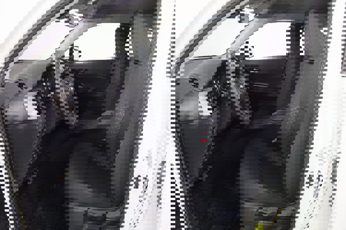 Used 2021 Toyota C-HR LE image 9