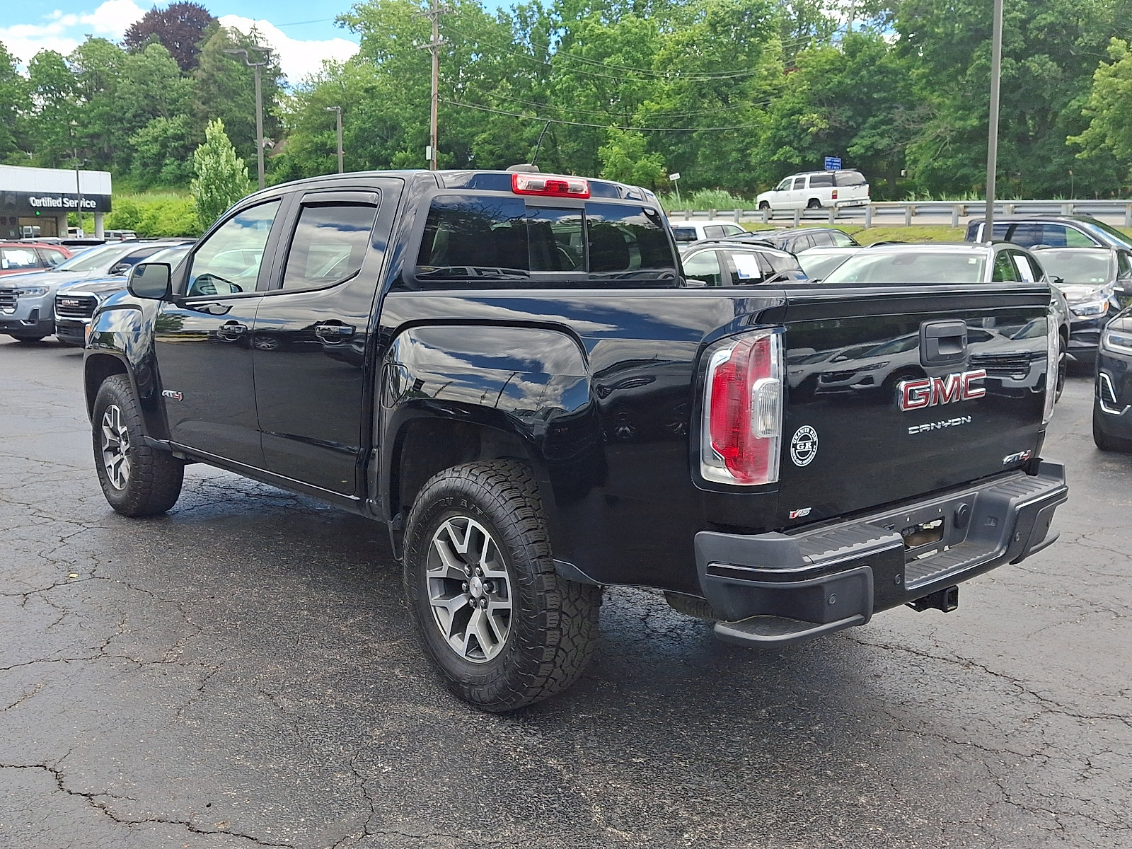 Used 2022 GMC Canyon AT4 w/ Driver Alert Package AWD/4WD image 4