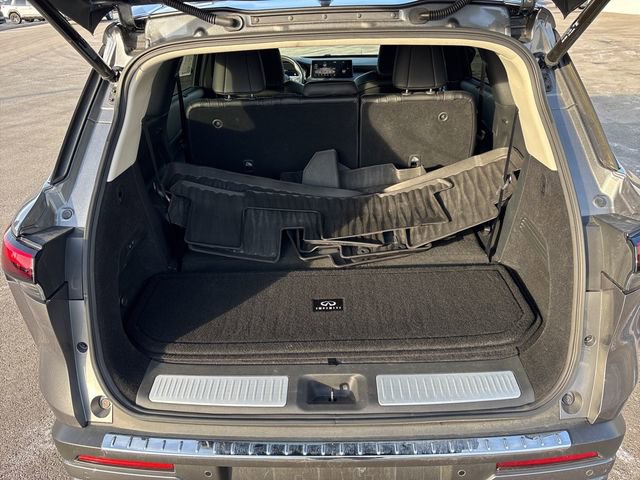 Used 2023 INFINITI QX60 Sensory w/ Vision Package image 32