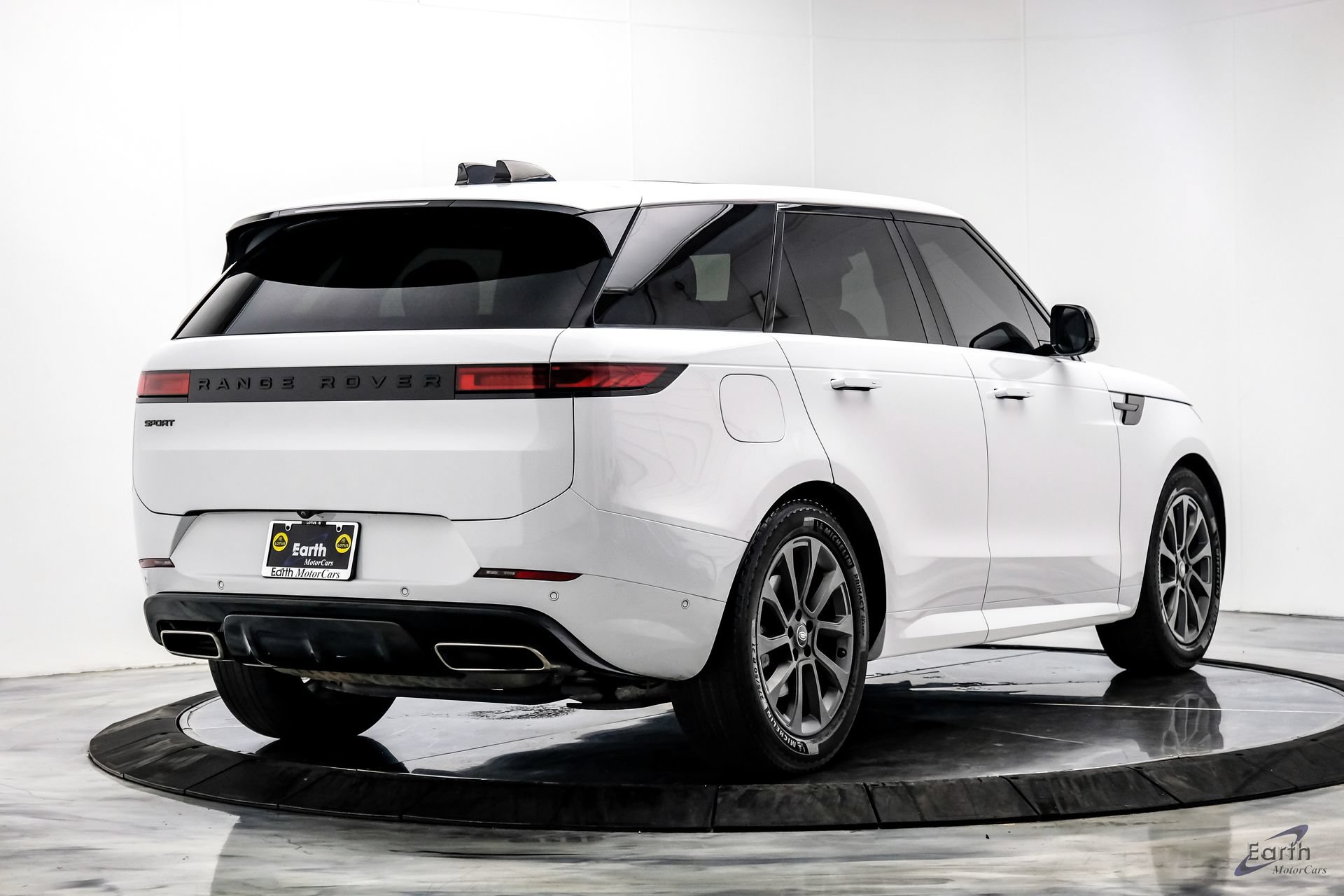 Used 2024 Land Rover Range Rover Sport Dynamic SE AWD/4WD image 16