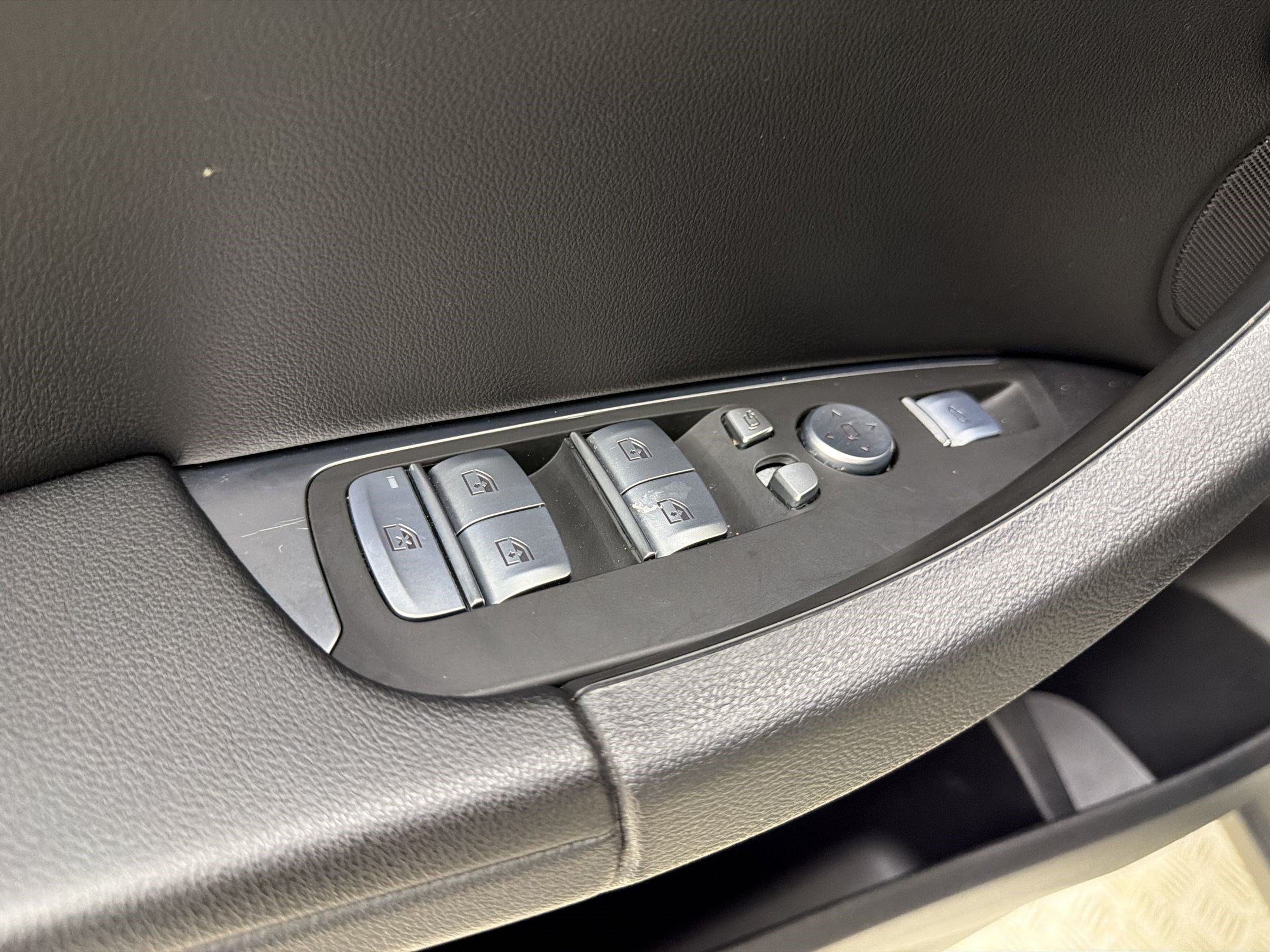Certified 2024 BMW X3 sDrive30i w/ Convenience Package RWD image 15