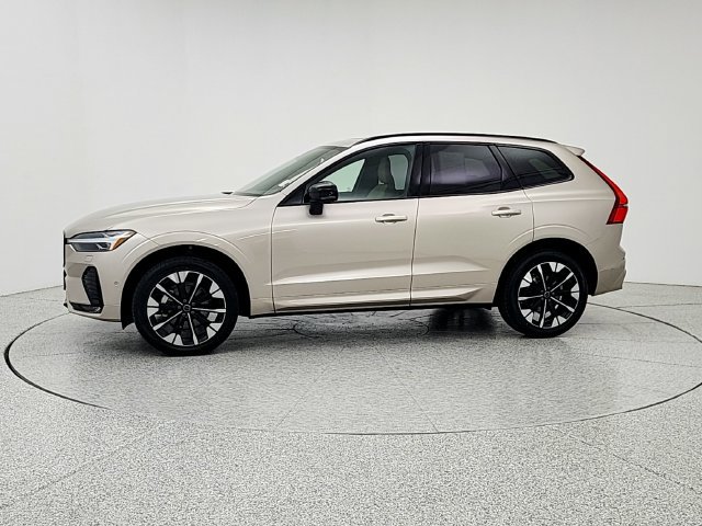 Certified 2026 Volvo XC60 B5 Plus AWD/4WD image 8