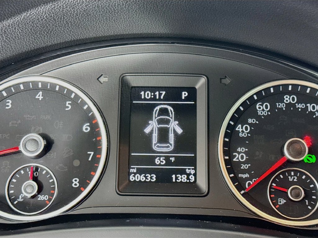 Used 2017 Volkswagen Tiguan S FWD image 15