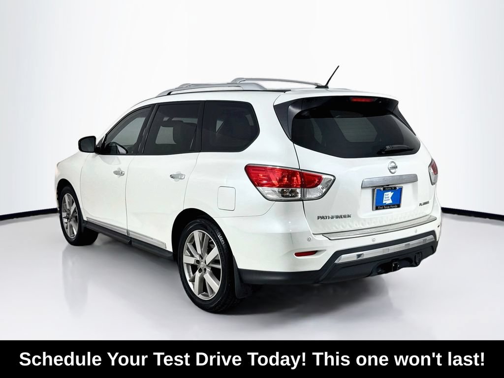 Used 2016 Nissan Pathfinder Platinum w/ Family Entertainment Package FWD image 6