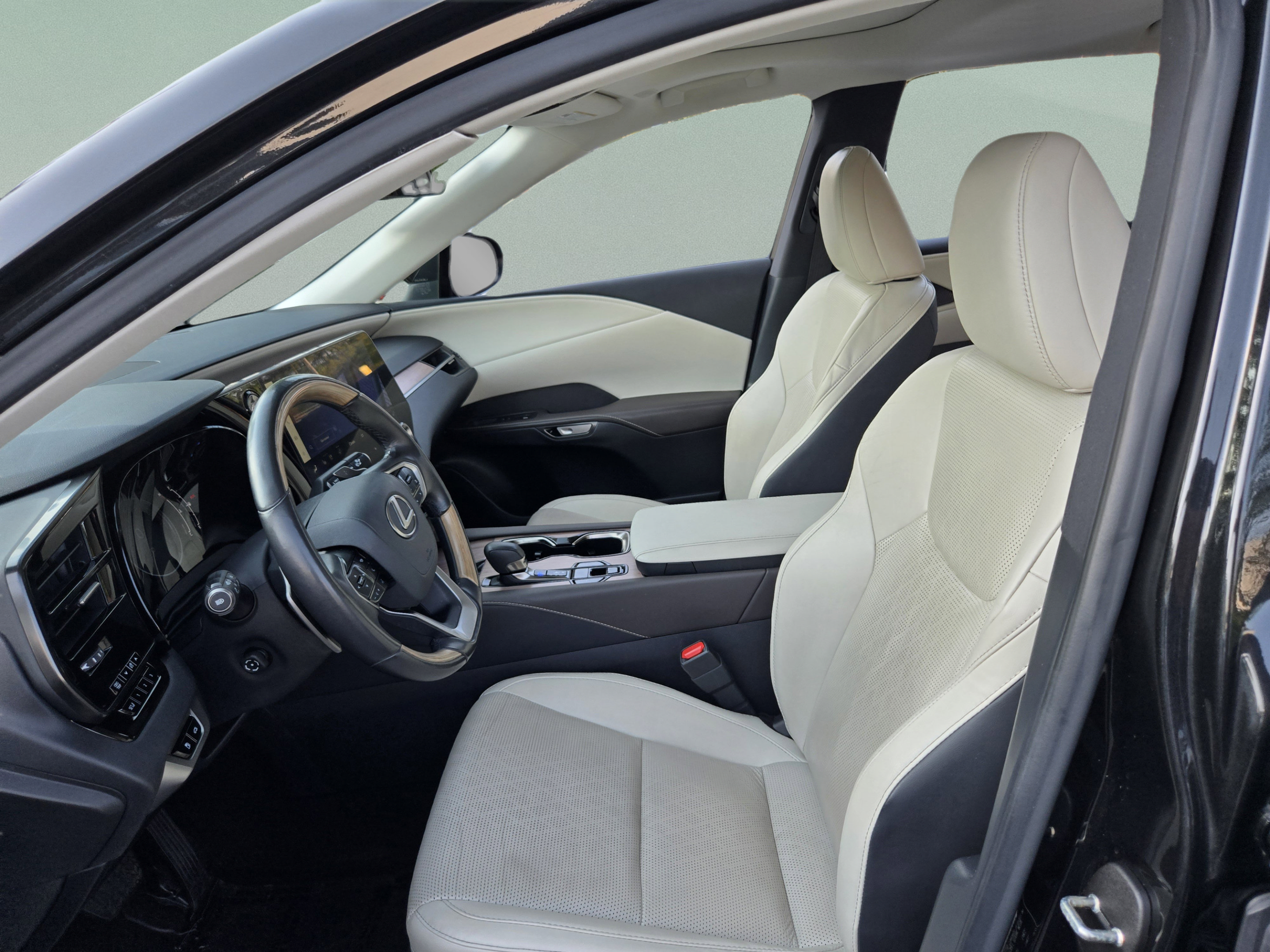 Certified 2023 Lexus RX 350 Premium Plus w/ Cold Area Package FWD image 26