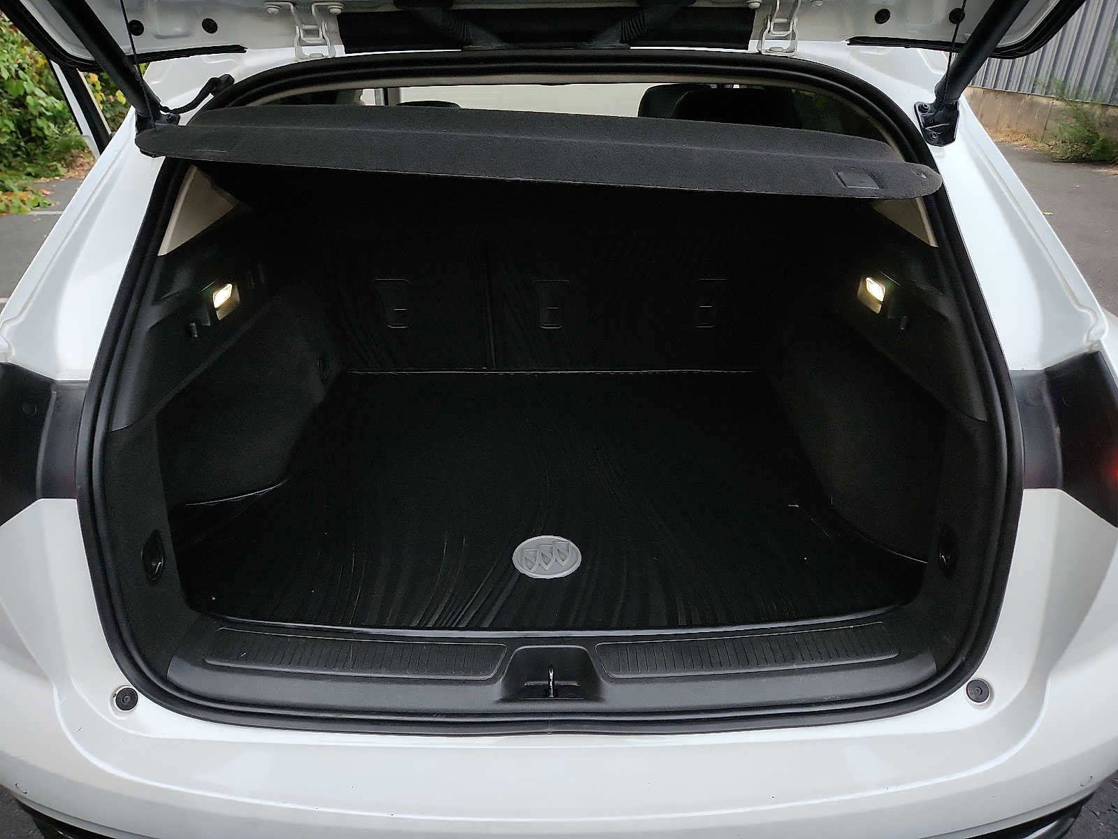 Used 2023 Buick Envision Essence w/ Sport Touring Package image 29