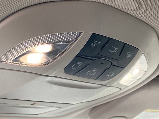 Used 2024 Chrysler Pacifica Touring-L FWD image 12