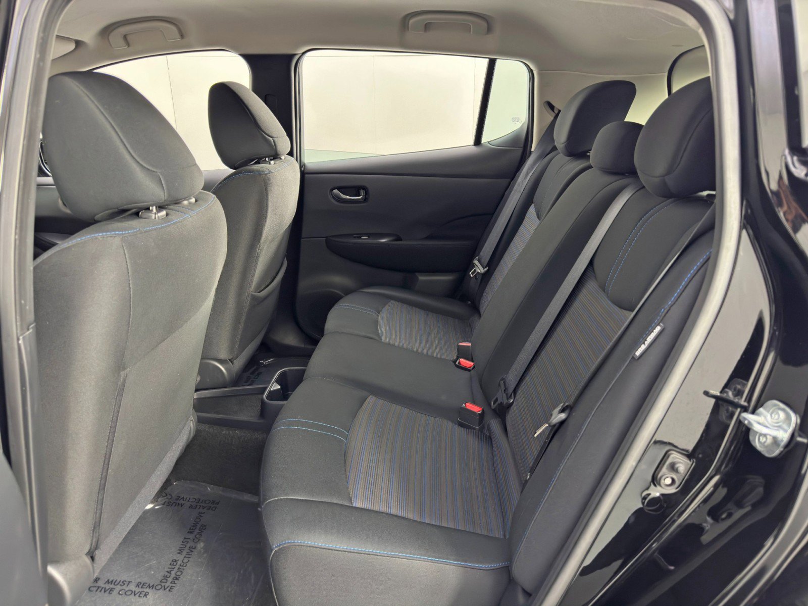 Used 2025 Nissan Leaf S image 34