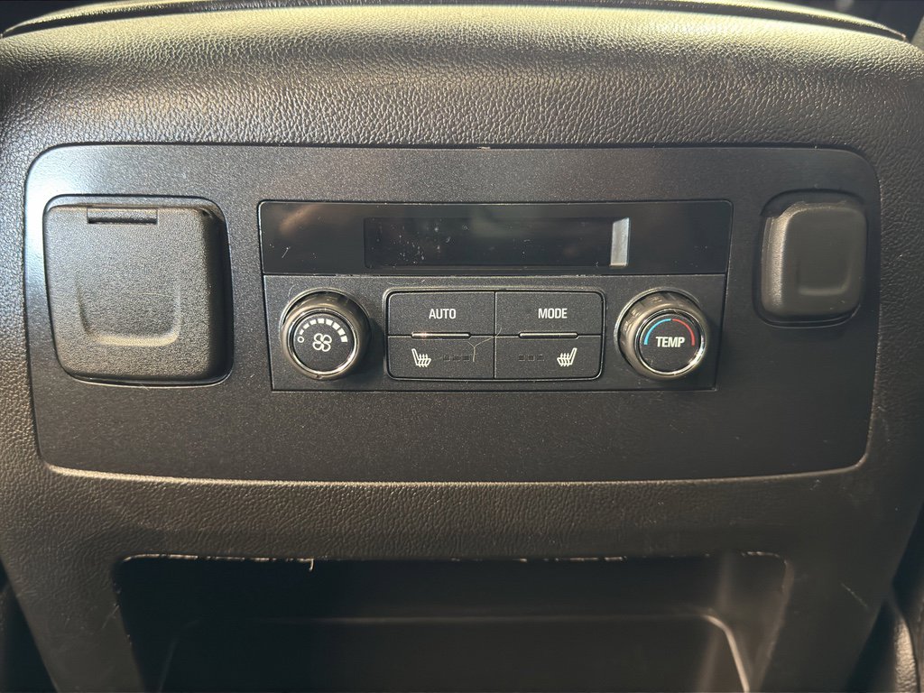 Used 2018 Chevrolet Suburban Premier AWD/4WD image 32