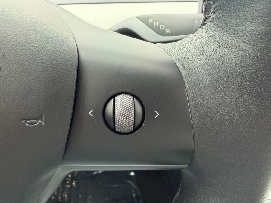 Used 2023 Tesla Model Y Long Range image 14