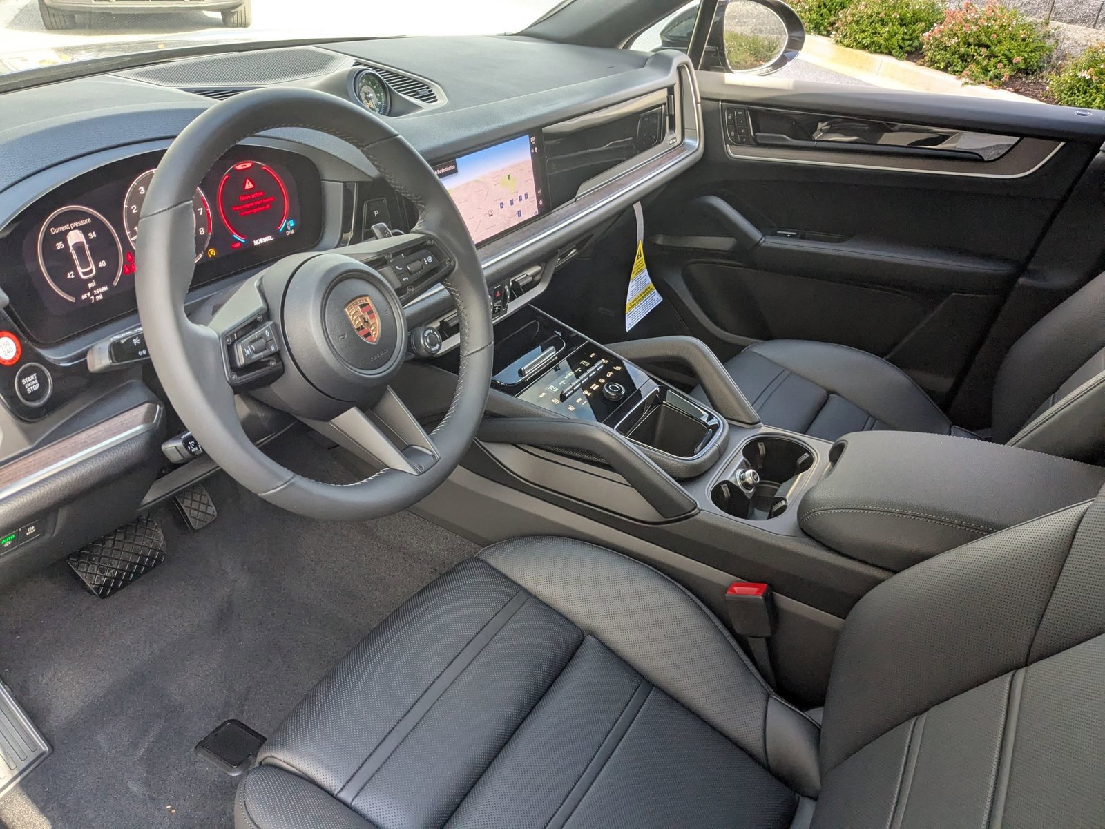 Certified 2026 Porsche Cayenne Coupe AWD/4WD image 4