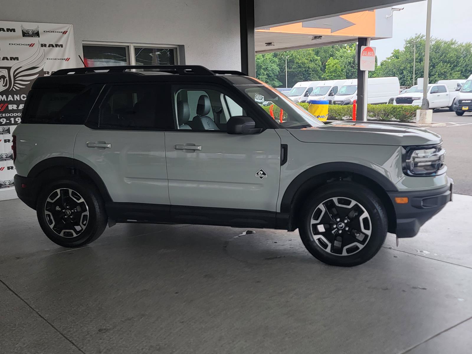 Used 2024 Ford Bronco Sport Outer Banks w/ Tech Package AWD/4WD image 2