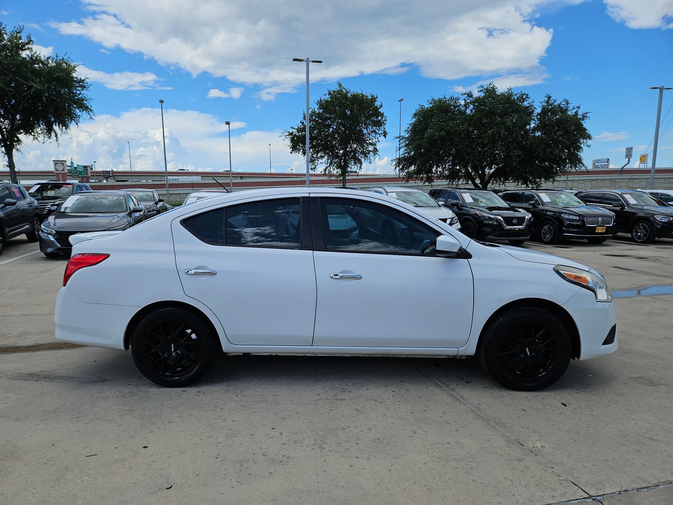 Used 2019 Nissan Versa SV FWD image 2