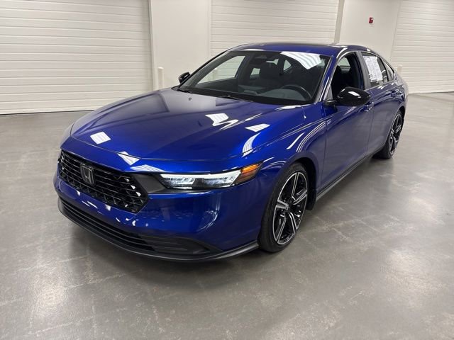 Used 2025 Honda Accord Sport image 3