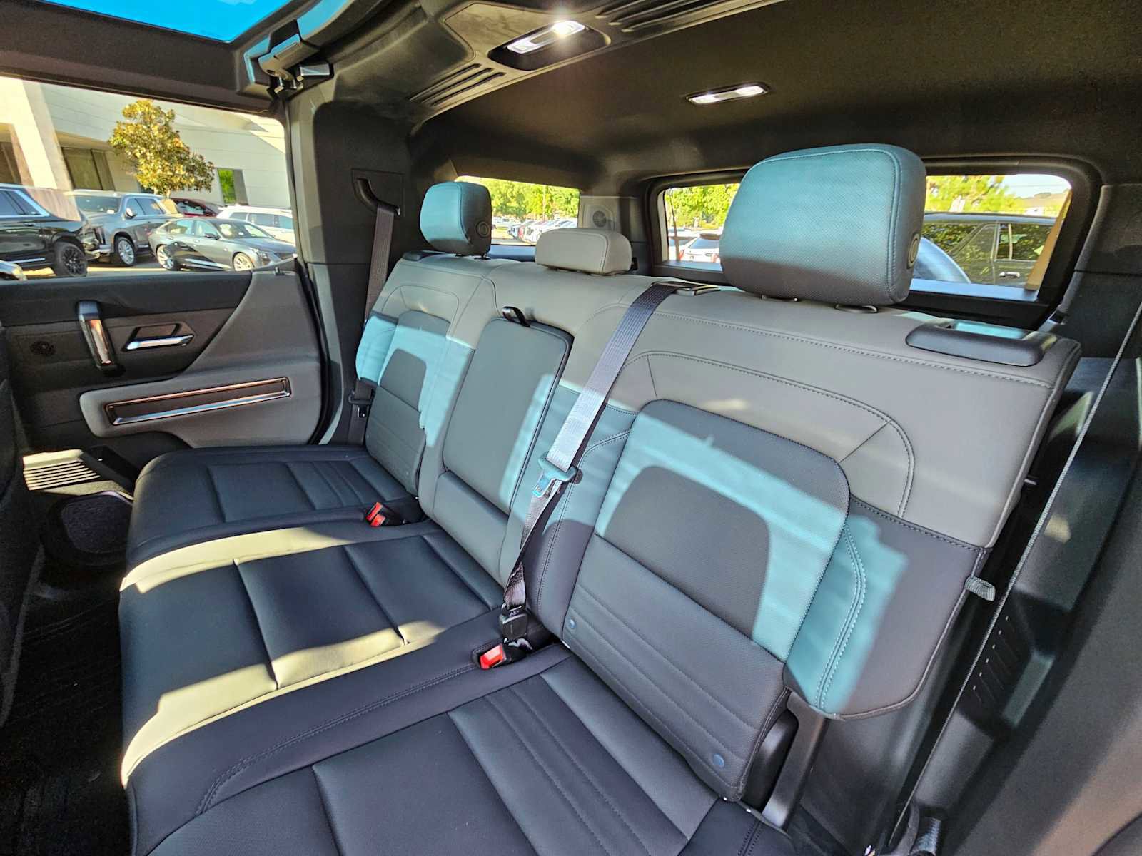 Used 2024 GMC Hummer EV 3X w/ Omega Edition image 18