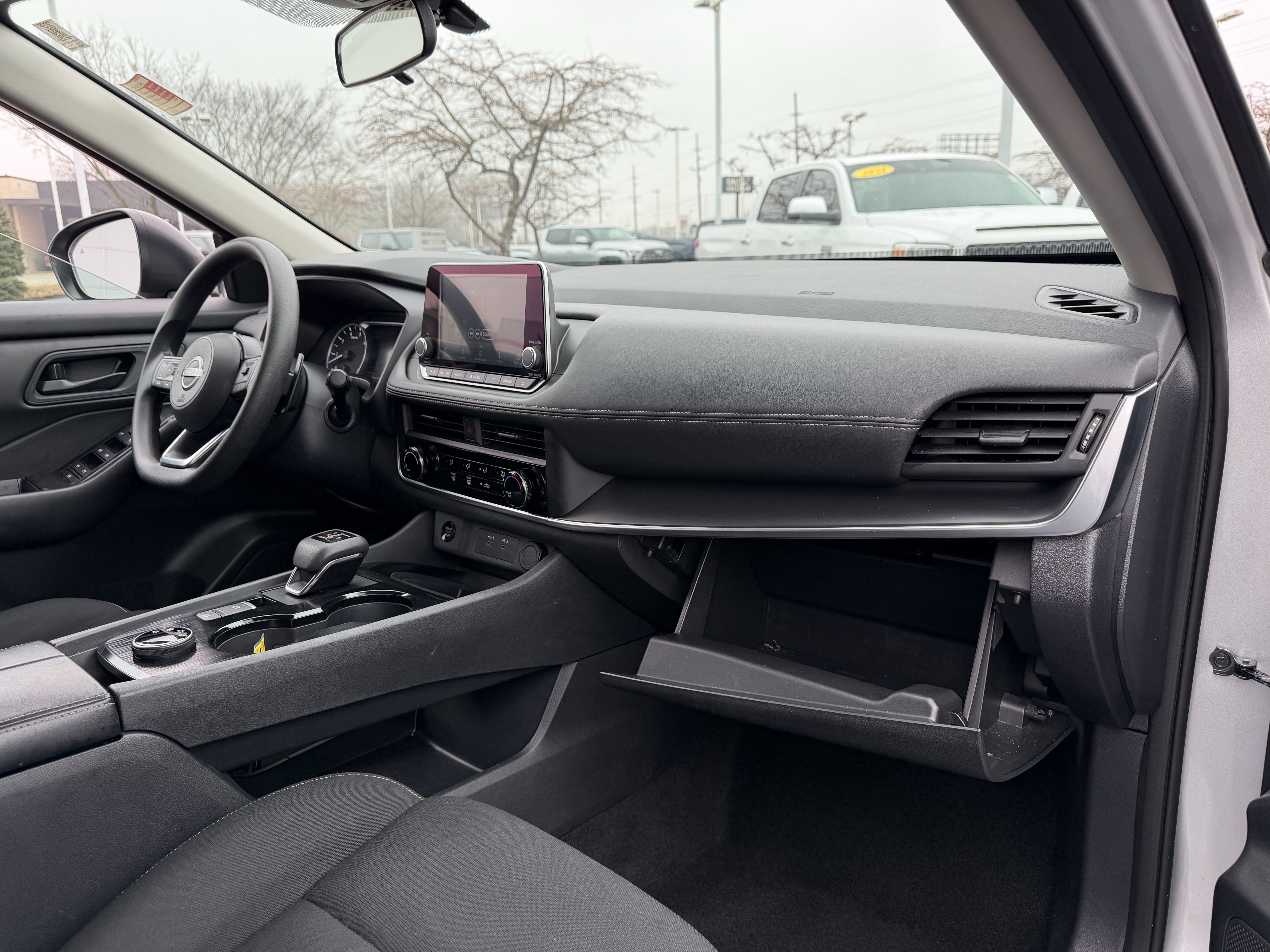 Used 2024 Nissan Rogue S AWD/4WD image 13