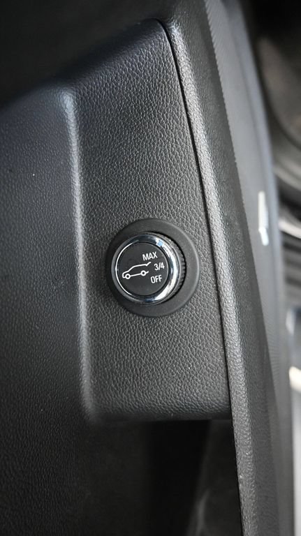 Used 2020 Chevrolet Traverse LT w/ LT Premium Package FWD image 27