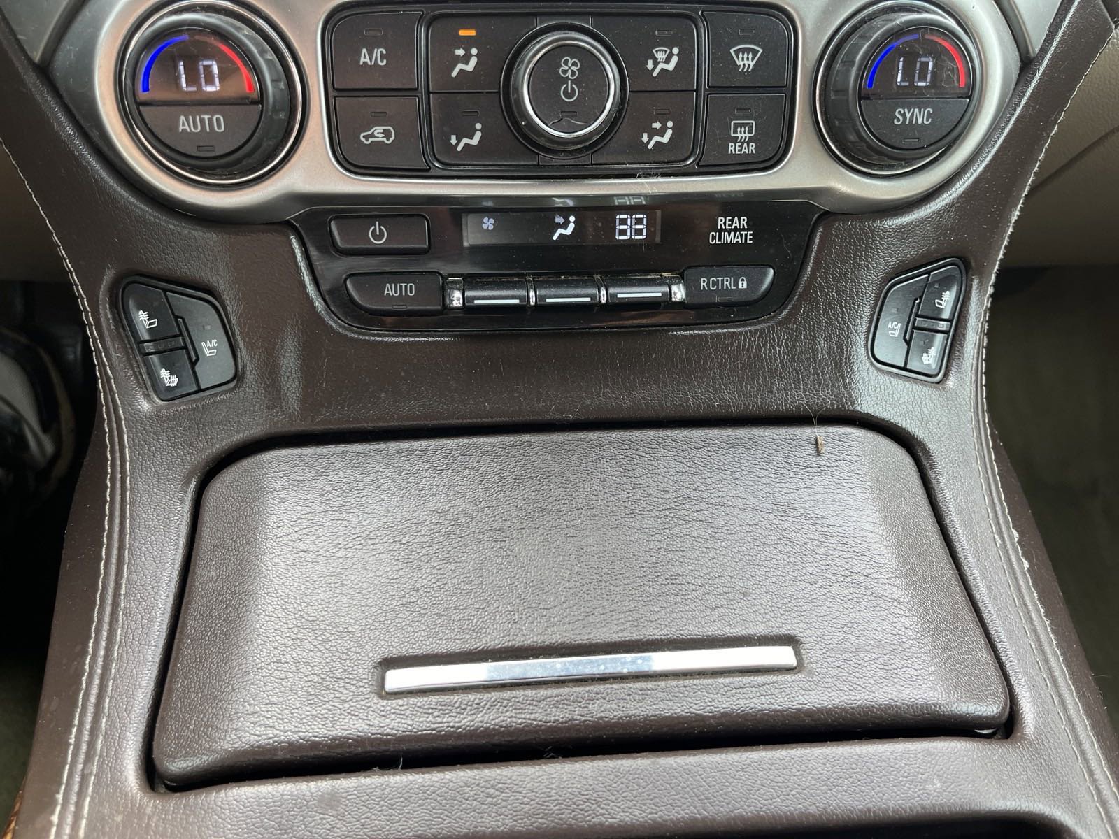 Used 2015 Chevrolet Tahoe LTZ image 24