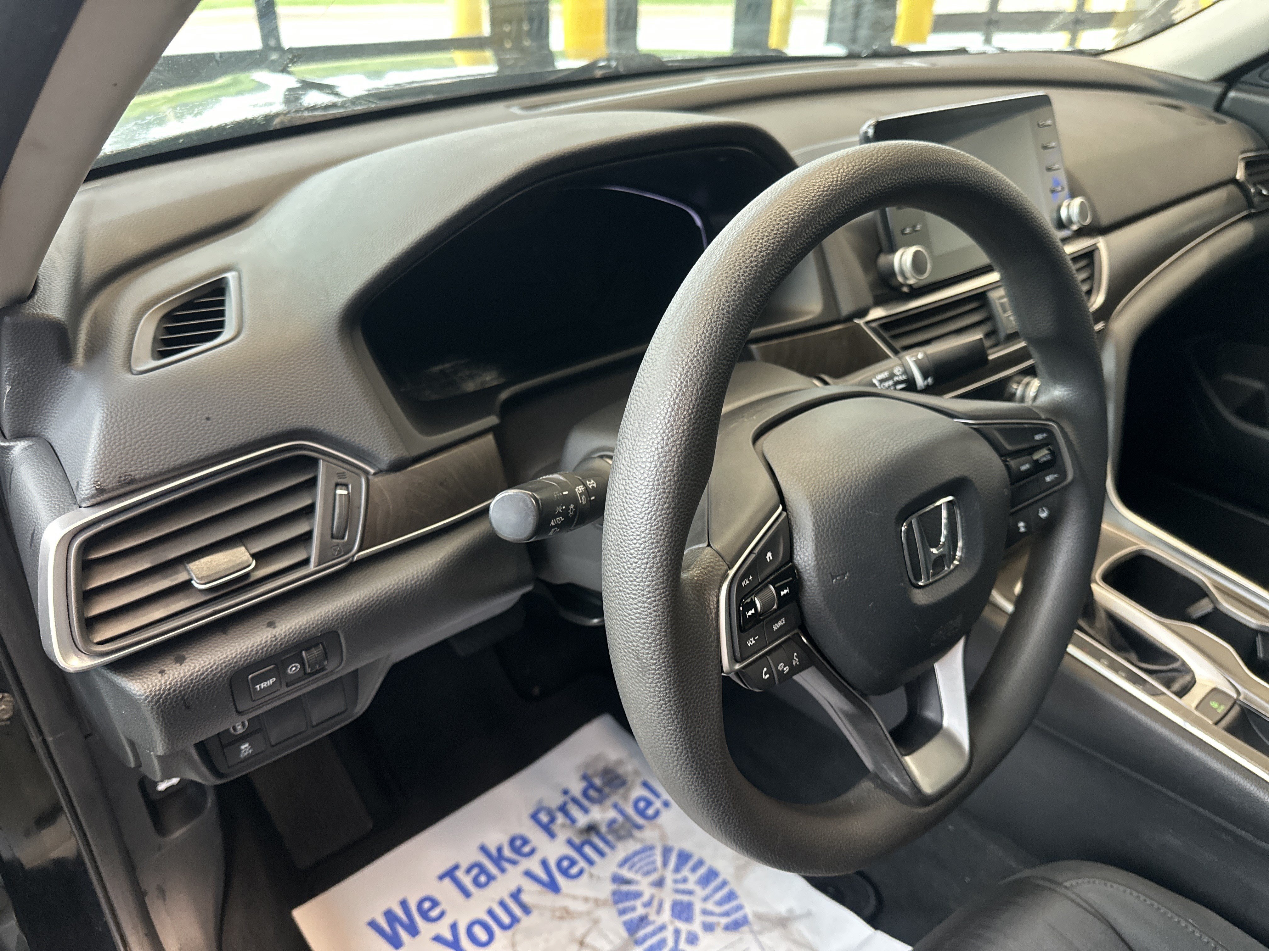 Used 2018 Honda Accord EX image 11