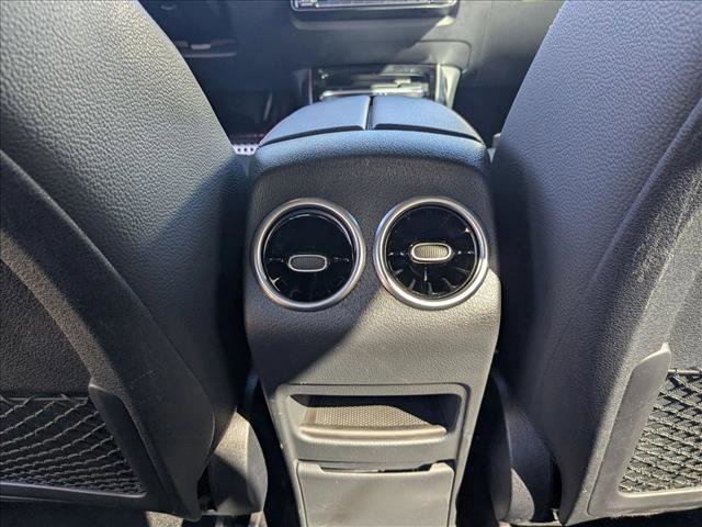 Used 2025 Mercedes-Benz GLB 250 image 18