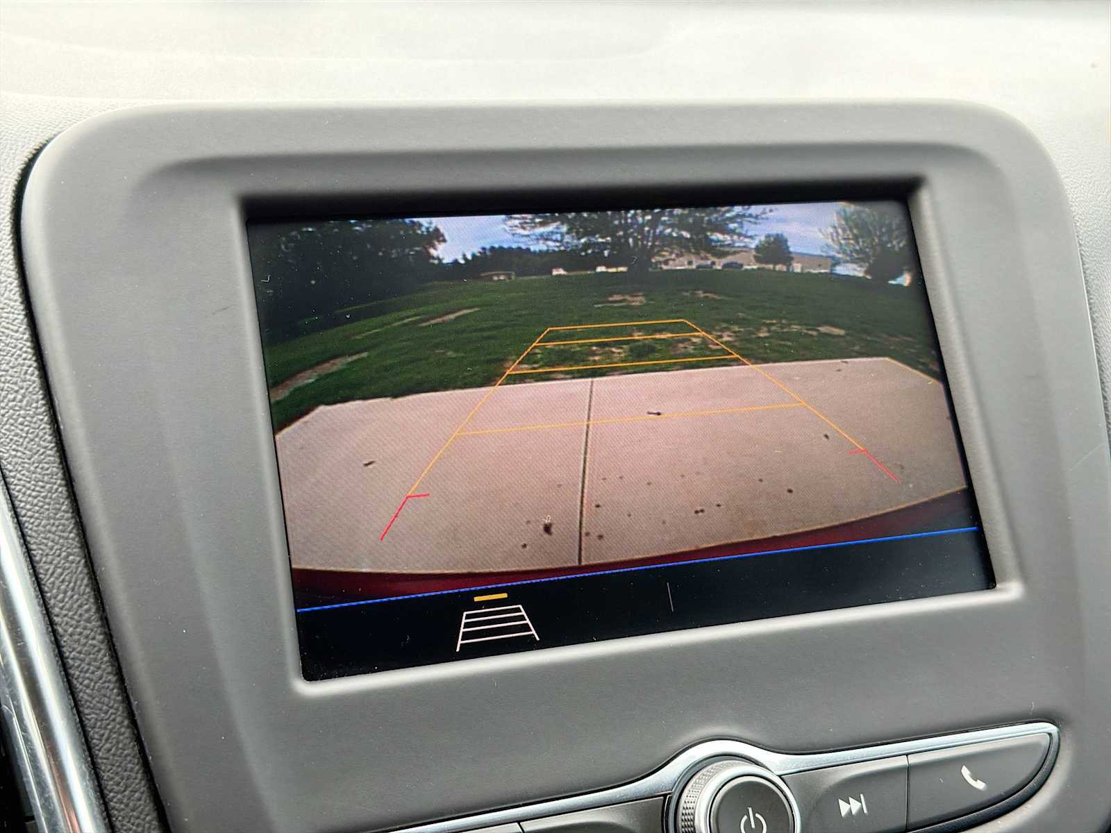 Used 2020 Chevrolet Equinox LT FWD image 23