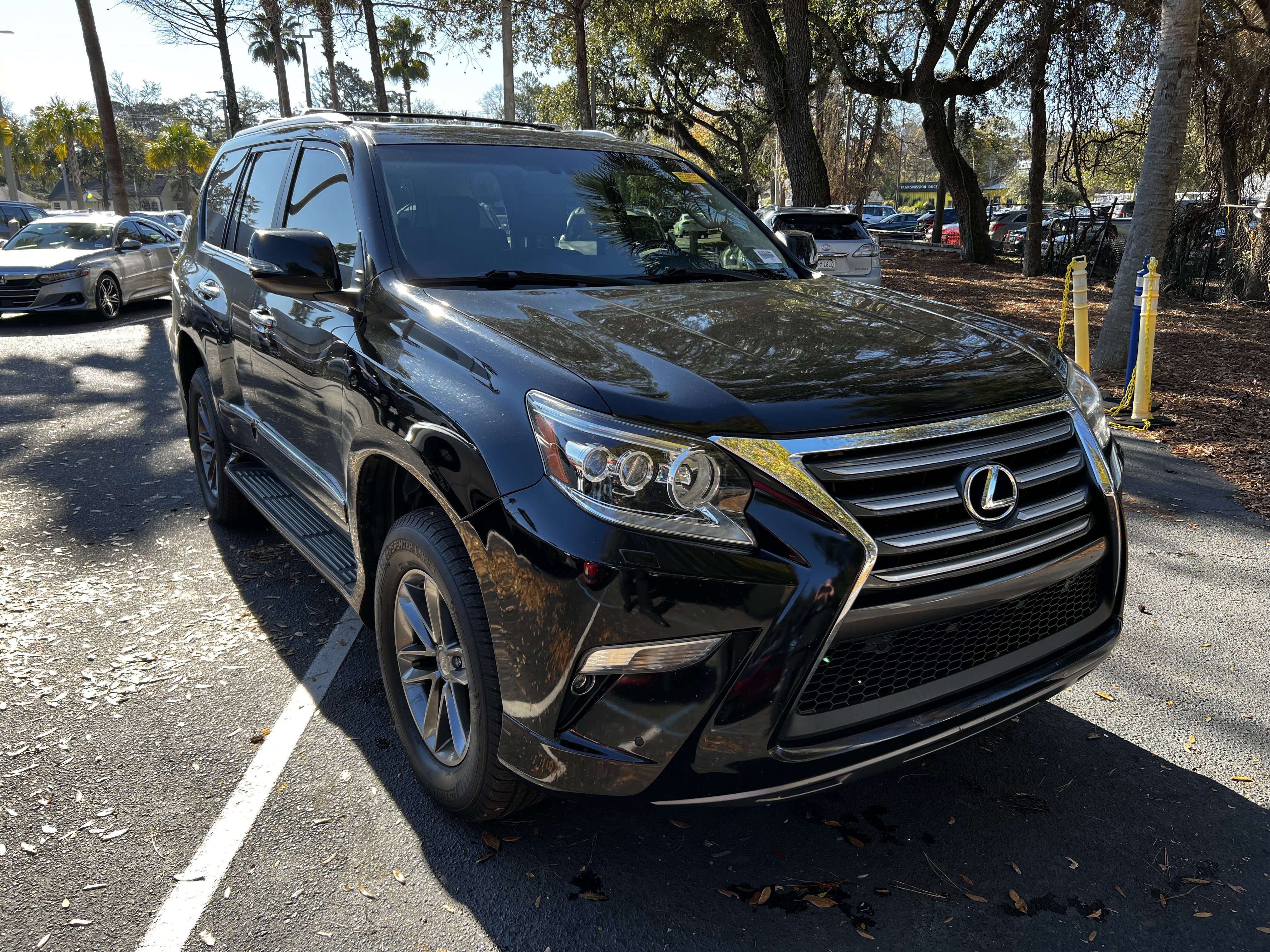 Used 2016 Lexus GX 460 image 2