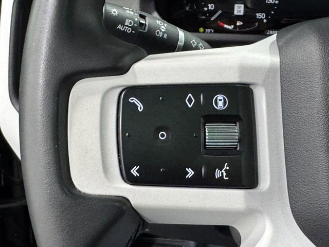 Used 2025 Land Rover Defender 110 S image 31