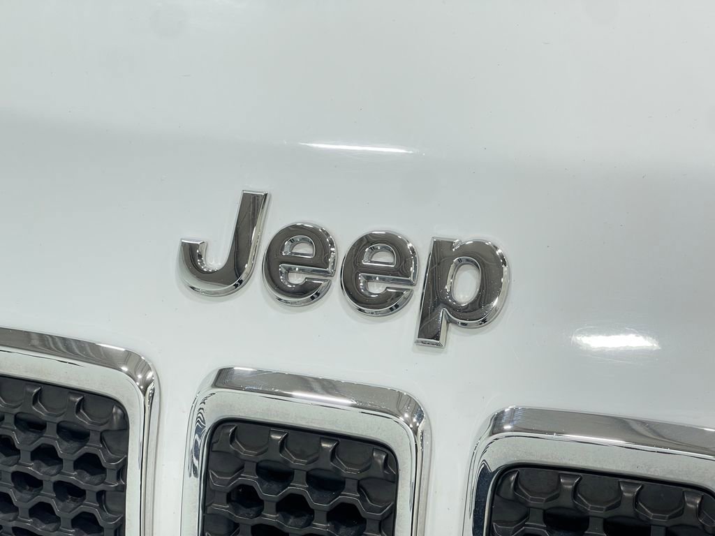 Used 2019 Jeep Cherokee Limited w/ Luxury Group image 38