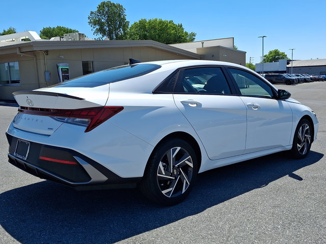 Certified 2025 Hyundai Elantra SEL FWD image 4