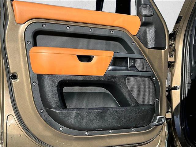 Used 2020 Land Rover Defender 110 X image 18