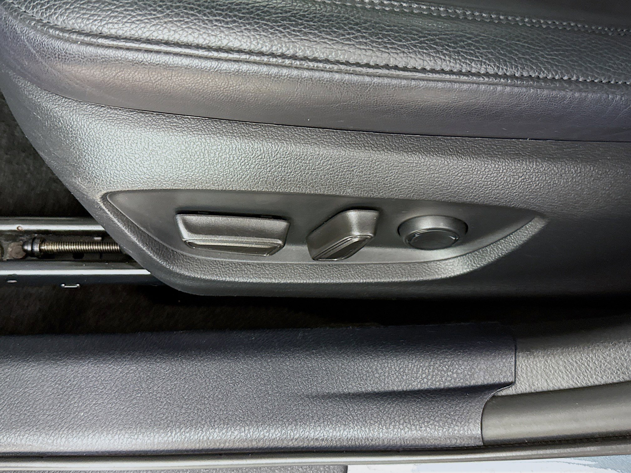 Used 2022 Toyota Avalon XLE image 22