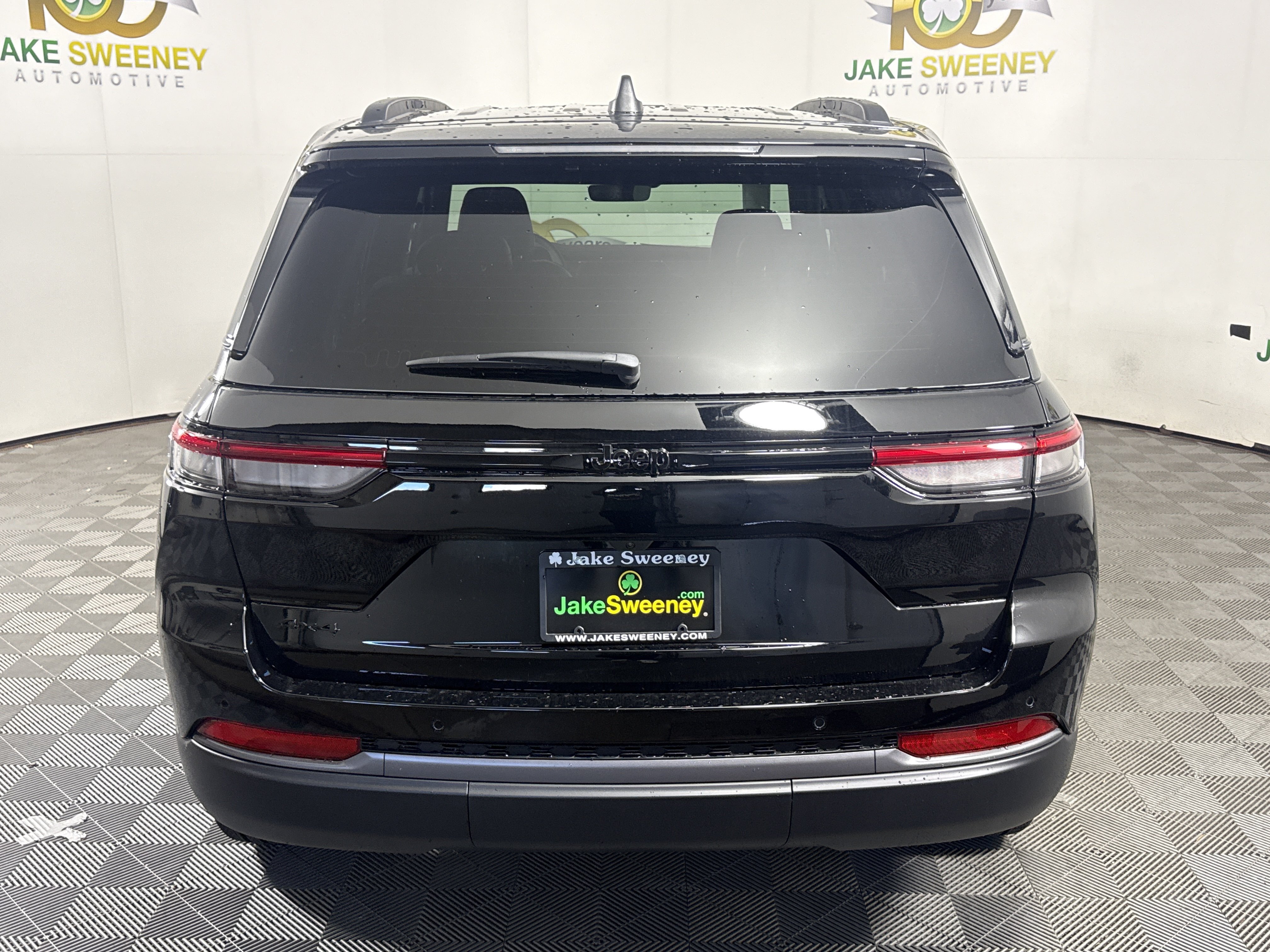 New 2027 Jeep Grand Cherokee Limited AWD/4WD image 18