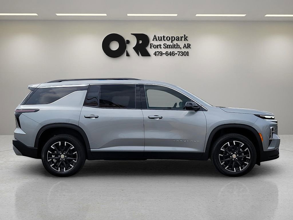 New 2026 Chevrolet Traverse LT w/ Sun and Wheel Package FWD image 6