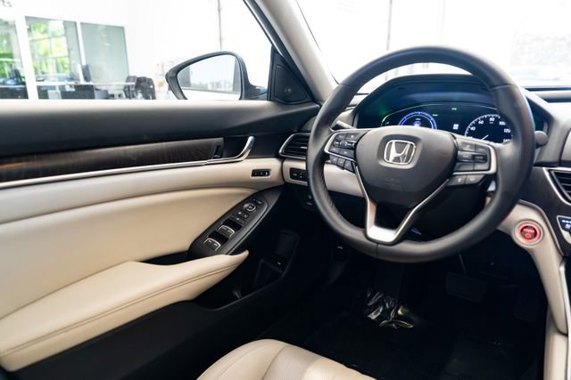 Used 2019 Honda Accord Touring image 11