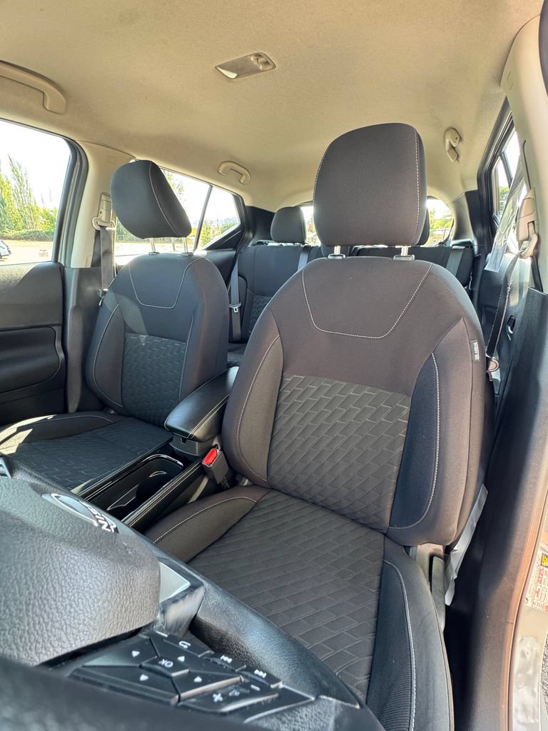 Used 2023 Nissan Kicks SV FWD image 31