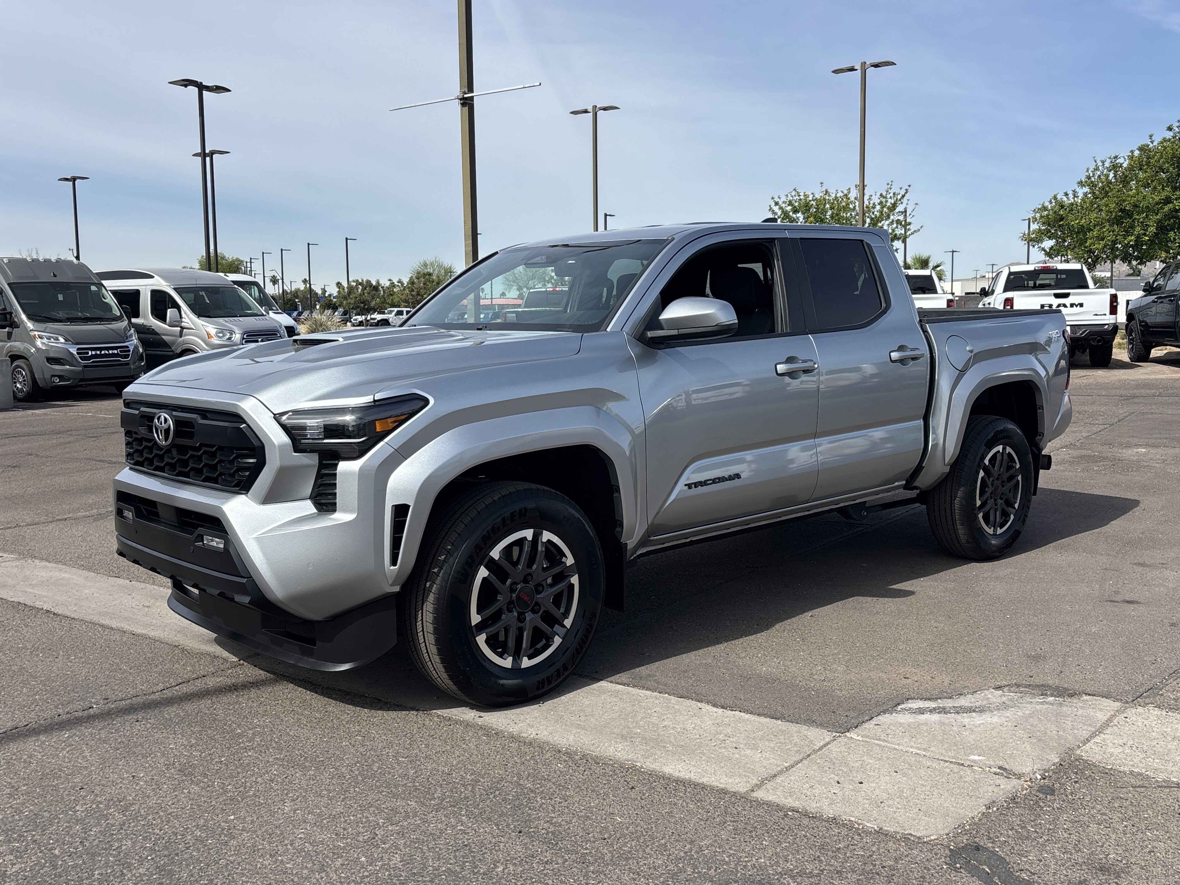 Used 2024 Toyota Tacoma TRD Sport w/ TRD Sport Upgrade Package RWD image 2