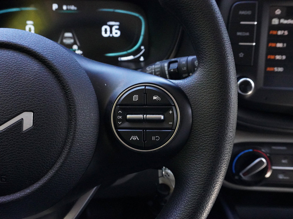 Used 2025 Kia Soul LX w/ LX Technology Package FWD image 35