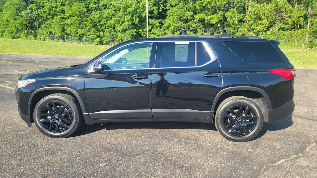 Used 2021 Chevrolet Traverse LT w/ LPO, Blackout Package AWD/4WD image 7