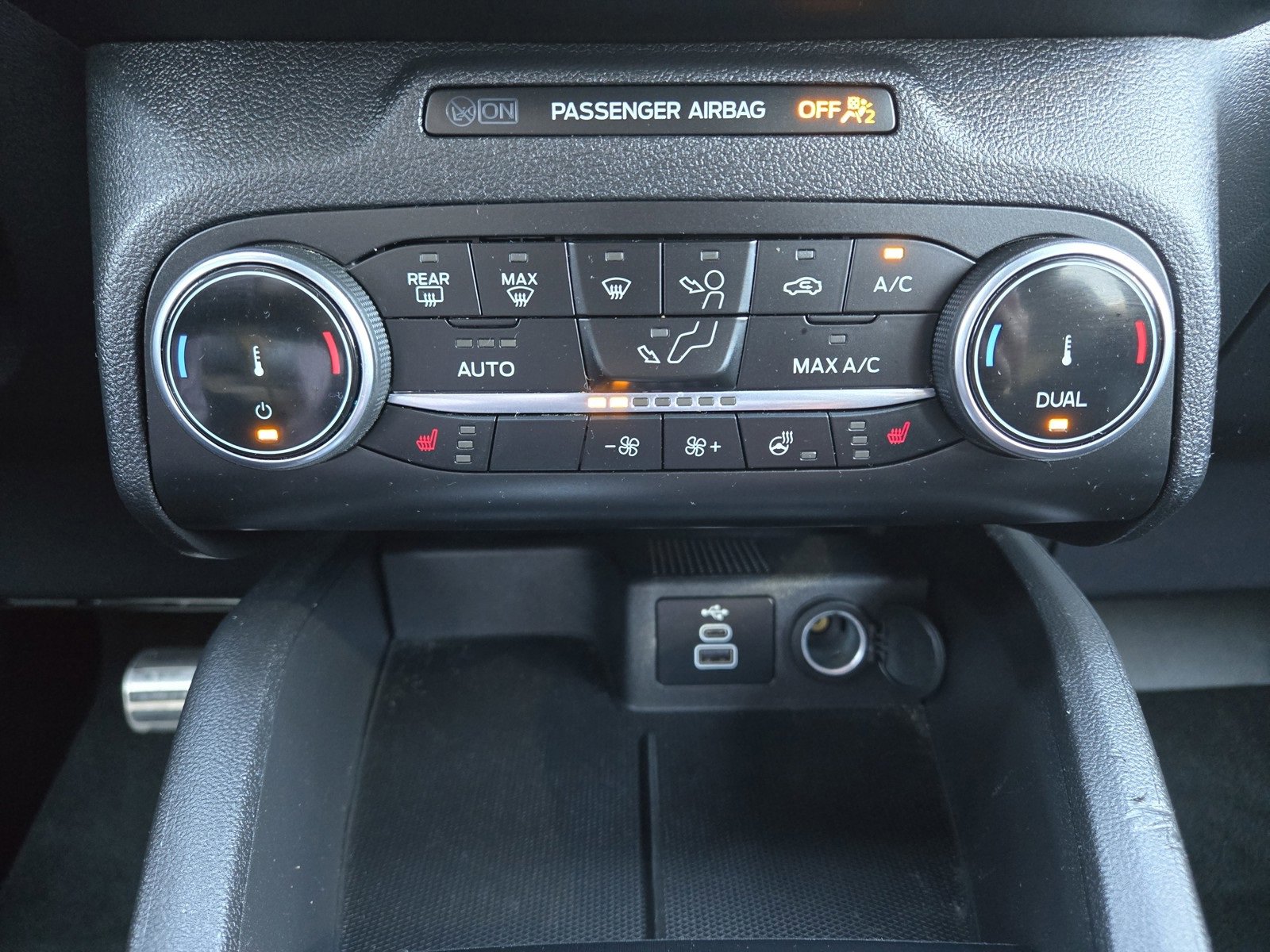 Used 2024 Ford Escape ST-Line image 17