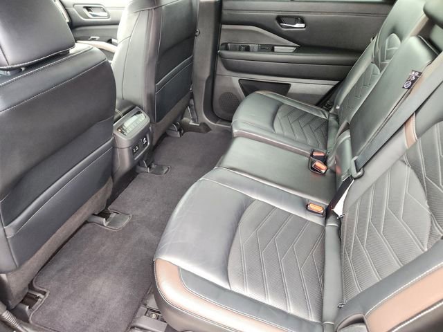 Used 2023 Nissan Pathfinder Platinum w/ Cargo Package image 32